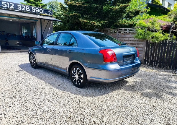 Toyota Avensis cena 12177 przebieg: 252650, rok produkcji 2004 z Radzyń Chełmiński małe 121